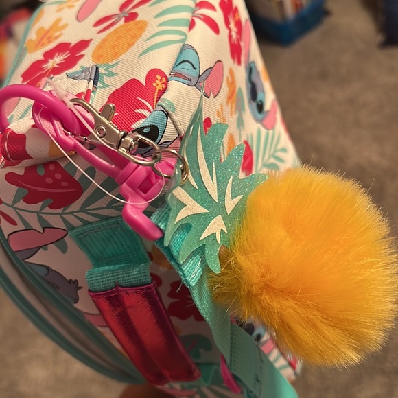 SOLD -Disney Stitch insulated Lunch bag - Picture 14 of 15